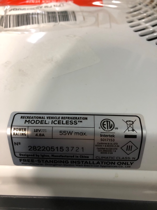 Photo 6 of -DAMAGED/USED(SEE NOTES)-Igloo Thermoelectric Iceless 28-40 Qt Electric Plug-in 12V Coolers 28 Qt Iceless Gray