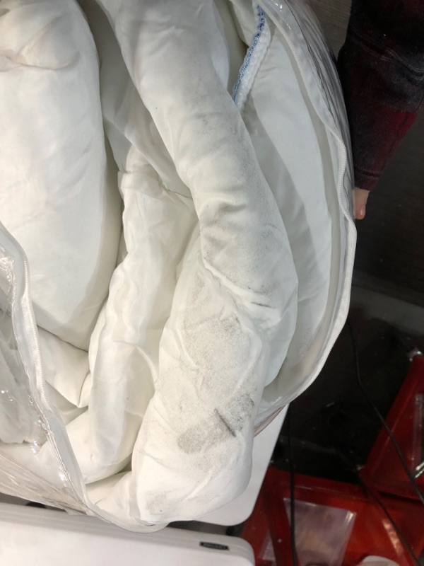 Photo 4 of -USED (SEE NOTES)-Tempur-Pedic Cool Luxury Mattress Pad, King, White King Mattress Pad, 80 x 78 x 20 inches

