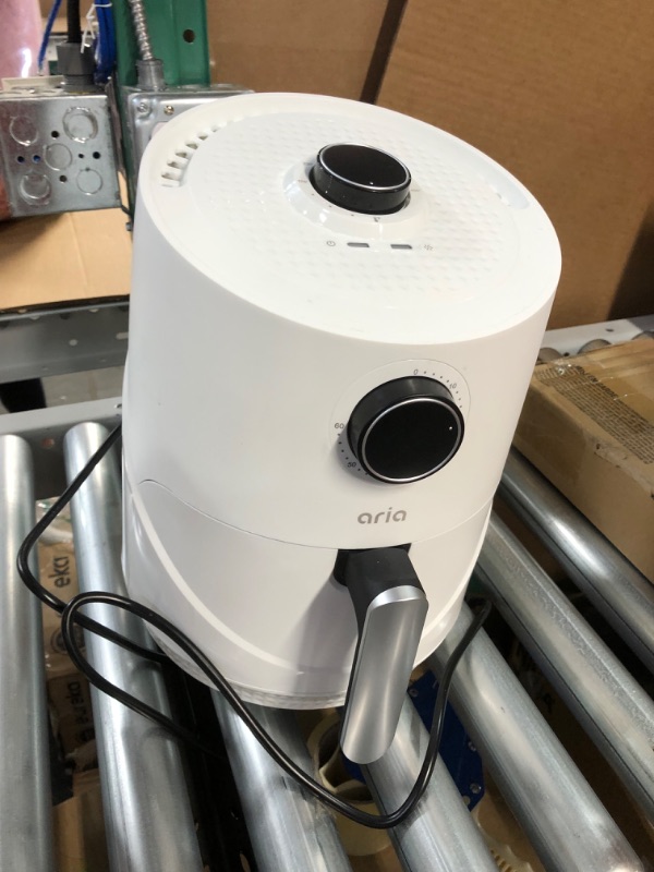 Photo 4 of [USED] Aria Air Fryers CCW-909 Aria Ceramic Air Fryer, 3Qt, White