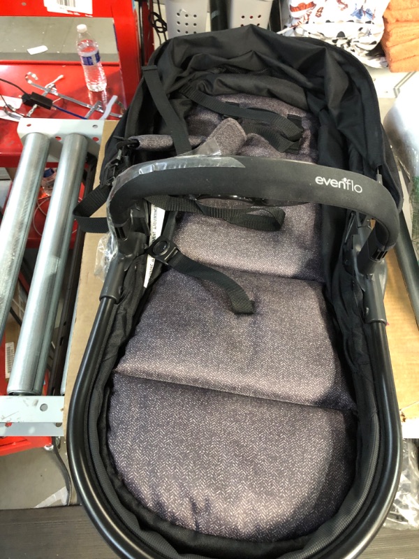 Photo 1 of Evenflo Gold Pivot Xpand Second Seat Moonstone Moonstone/Black