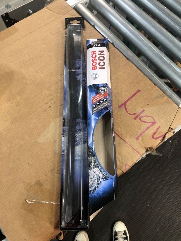 Photo 2 of -USED-Bosch 22A Wiper Blade