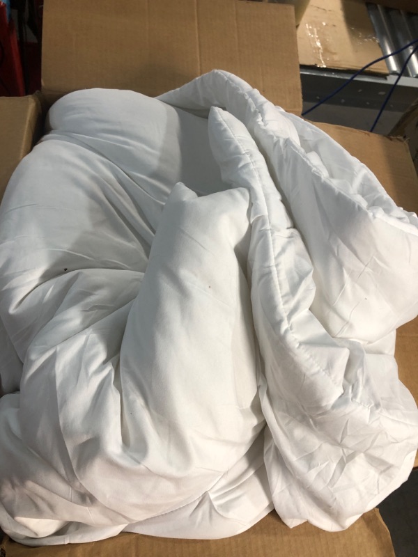 Photo 2 of -USED/MISSING SHEET AND PILOWCASES-Bedsure White King Size Comforter Set 