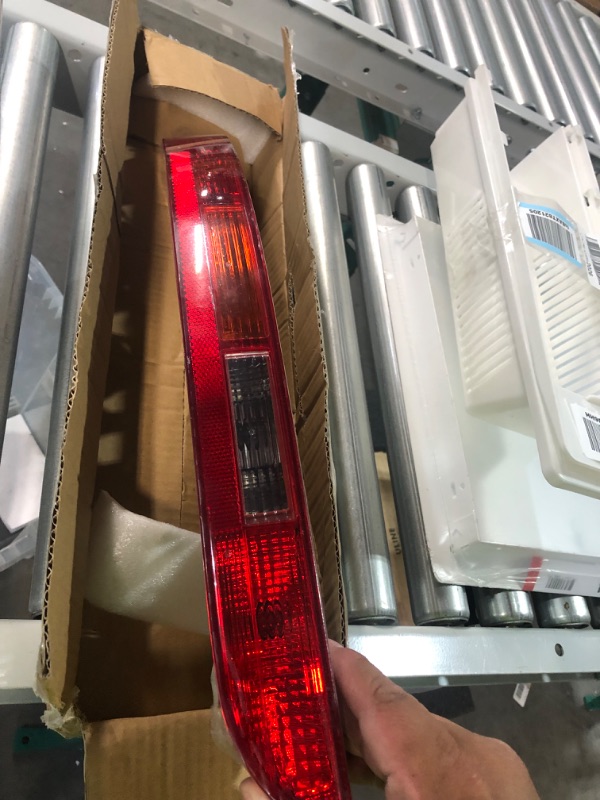 Photo 2 of Dweekiy Rear Left Tail, Rear Left Side Lower Bumper Red Reverse Tail Light Fog Lamp for Q5 2.0T 2006-2016 Fit for European Version Only