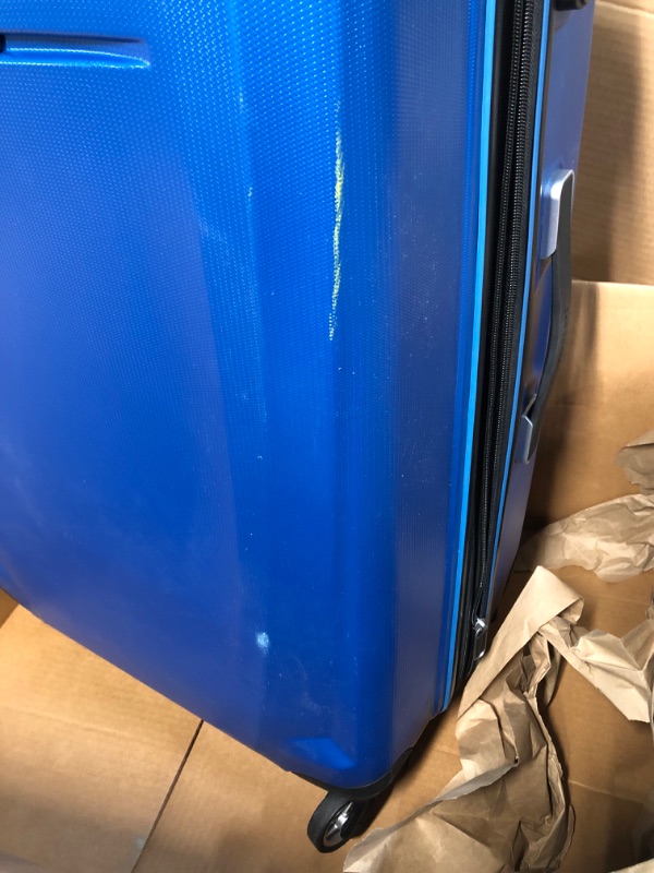 Photo 4 of [USED] Samsonite Winfield 3 DLX Hardside Luggage
