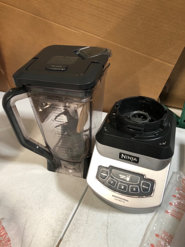 Photo 4 of [USED] Ninja Professional Blender & Nutri Ninja Cups