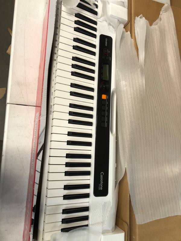 Photo 3 of [USED] Casio Casiotone Keyboard - WHITE