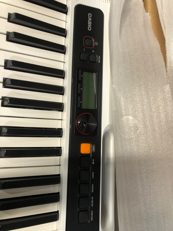 Photo 1 of [USED] Casio Casiotone Keyboard - WHITE