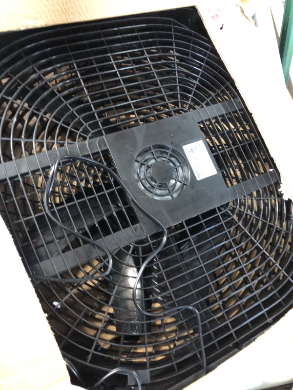 Photo 2 of Amazon Basics 3 Speed Box Fan, 20-Inch 20-inch Box Fan