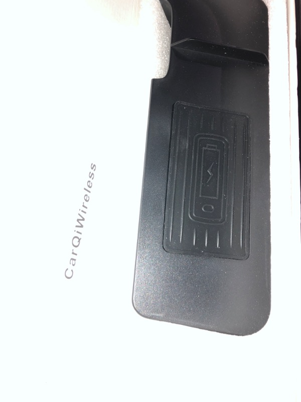 Photo 2 of CarQiWireless Wireless Charger for Jeep Cherokee 2019-2022 with USB Port