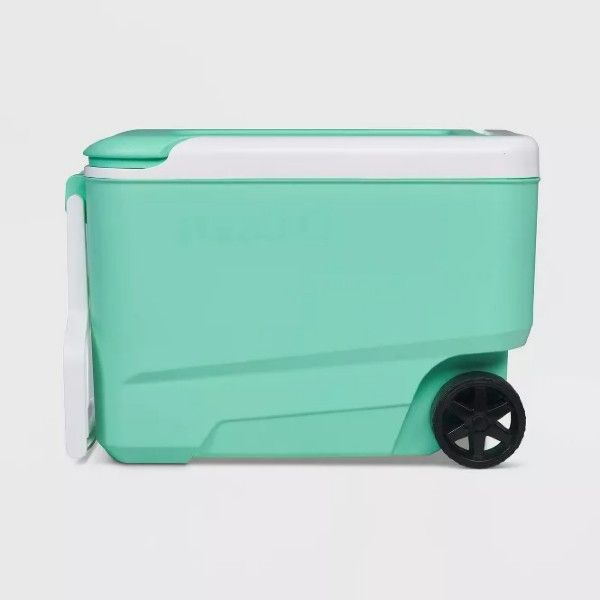 Photo 1 of *SEE PHOTOS*
Igloo Wheelie Cool 38qt Cooler