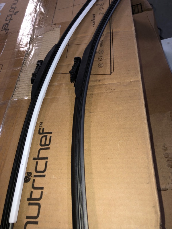 Photo 2 of 22 Inch Pack of 2 Automotive Replacement Windshield Wiper Blades 