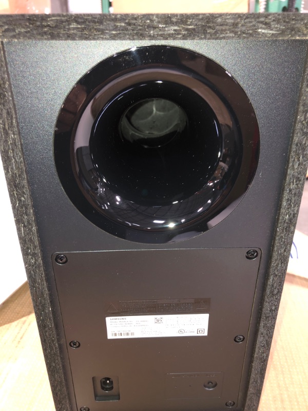 Photo 2 of SAMSUNG HW-B650 3.1ch Soundbar Subwoofer Included