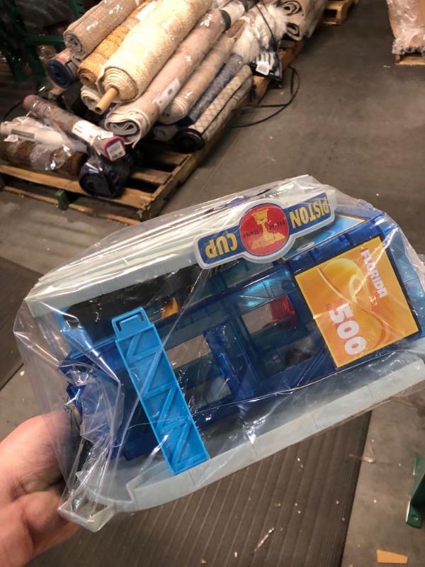 Photo 1 of Disney Pixar Cars Florida 500 Racing Garage [Amazon Exclusive]