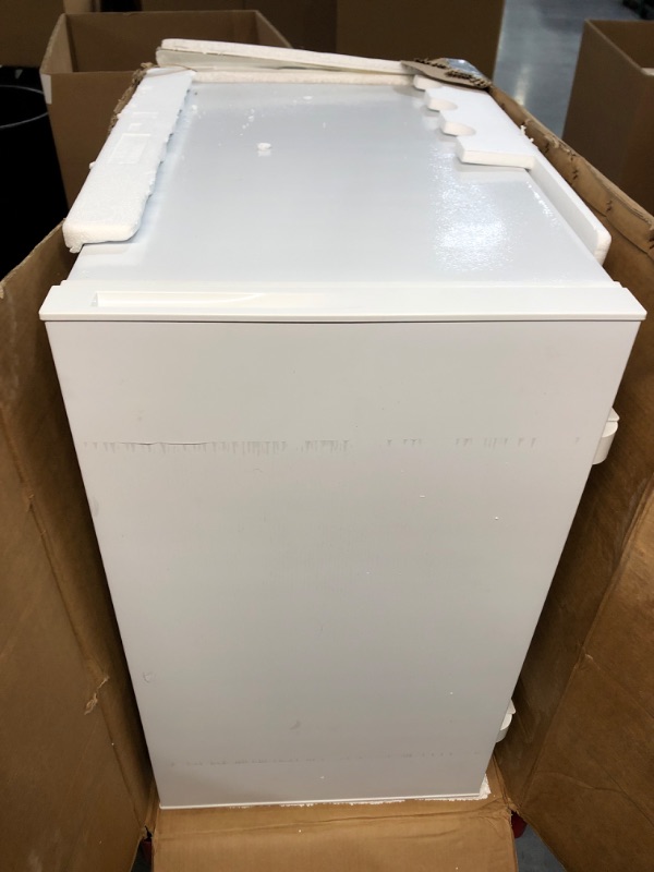 Photo 3 of **SEE NOTES**
Koolatron Large Chest Freezer, 7.0 cu ft (195L), White, Manual Defrost Deep Freeze