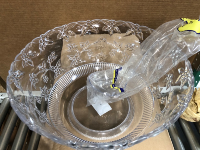 Photo 3 of *NEW* SEE COMMENTS!! 12 Quart Embossed Clear Punch Bowl