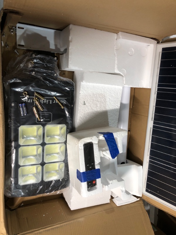 Photo 3 of 1400W Solar Street Light1400W(Set of one lights only) 