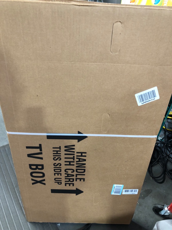 Photo 2 of uBoxes TV Moving Box Fits Up To 70" Adjustable Box- 1 Pack