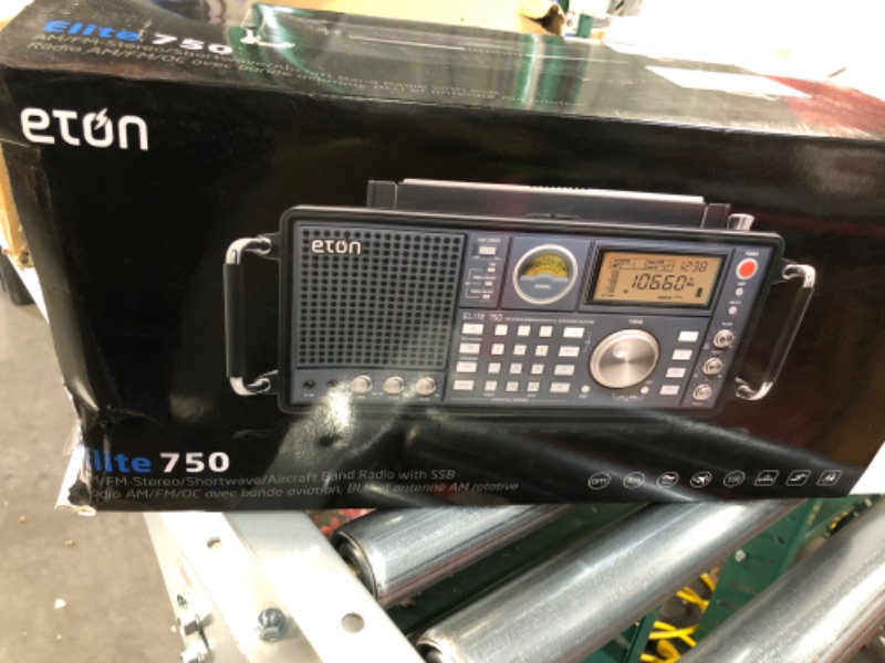 Photo 2 of The Classic AM/FM/LW/VHF/Shortwave Radio with Single Side Band