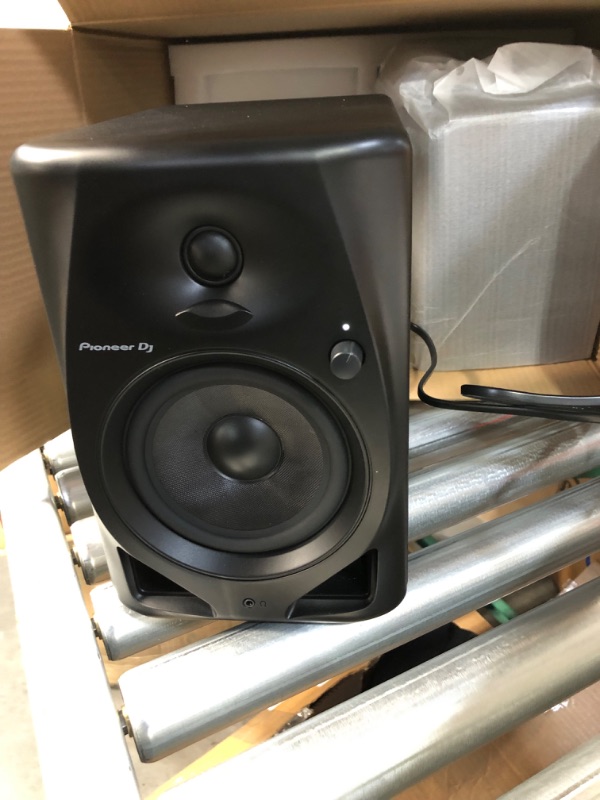 Photo 2 of Pioneer DJ DM-50D 5-inch Active Monitor Speaker - Black & Gator Frameworks 