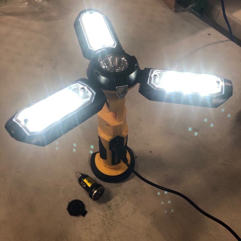Photo 1 of STANLEY SAT3S Rechargeable 600 Lumen Lithium Ion LED Work Light with USB Power Charger