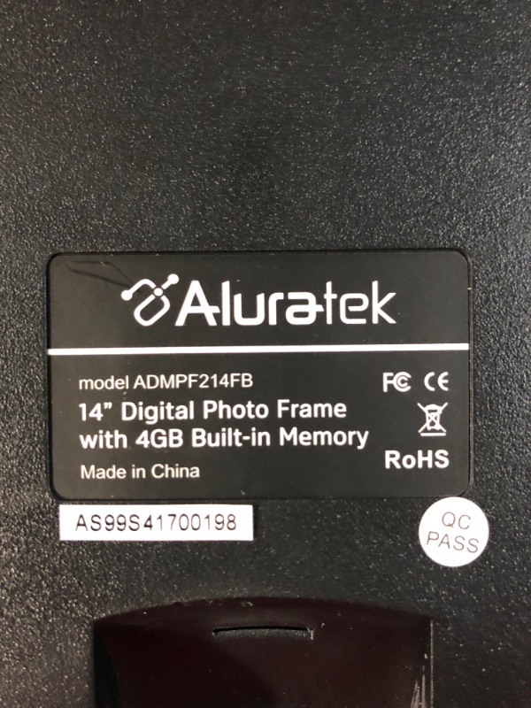 Photo 2 of Aluratek - 14" Widescreen LCD Digital Photo Frame ADMPF214FB