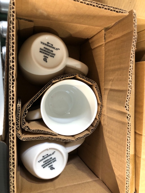 Photo 1 of 16pc Porcelain Beaded Rim Dinnerware Set White