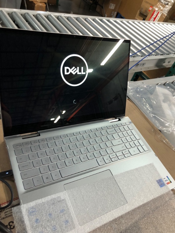 Photo 2 of Dell Inspiron 15-7506 2-in1 15.6" FHD Touchscreen, Intel i7-1165G7 2.8GHz, 16GB RAM, 512GB SSD, Intel Iris Xe, Active Pen,WiFi, Blutooth