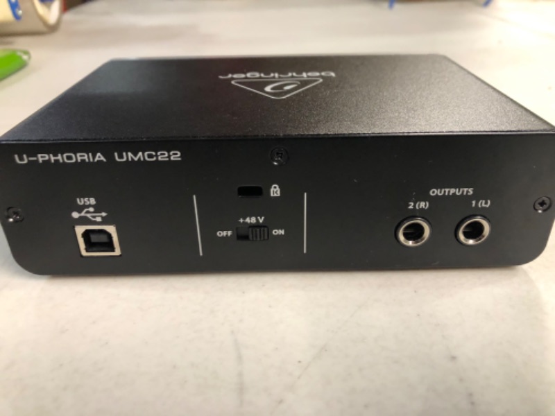 Photo 2 of Behringer U-Phoria UMC22 USB Audio Interface