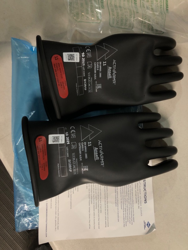 Photo 1 of *SEE NOTES*
National Safety Apparel Class 00 Black Rubber Voltage Insulating Glove Kit Black Size 11 (Pack of 1)