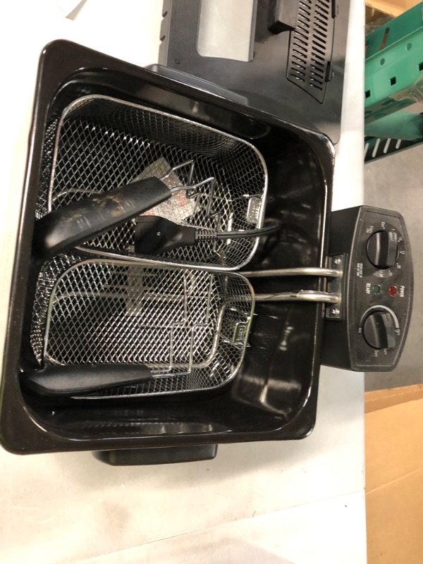 Photo 3 of ***USED*** Hamilton Beach Deep Fryer with 2 Frying Baskets, 19 Cups / 4.5 Liters Oil Capacity, Lid 1800 Watts, Stainless Steel (35036)