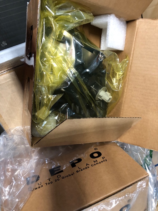 Photo 1 of For Toyota Tundra Signal Light Assembly 2000 01 02 03 2004 Pair Driver and Passenger Side Regular/Access Model For TO2530135 | 81520-0C010
