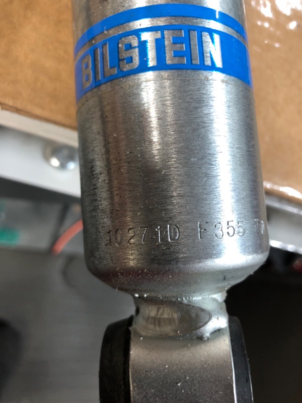 Photo 3 of Superlift | 92714 | Dual Stabilizer Kit with Bilstein 5100 Series Cylinders ?18 x 7 x 4 inches
