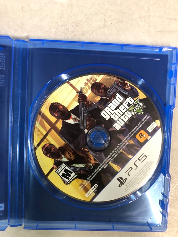 Photo 2 of **used** Grand Theft Auto V - PlayStation 5 PlayStation 5 Standard