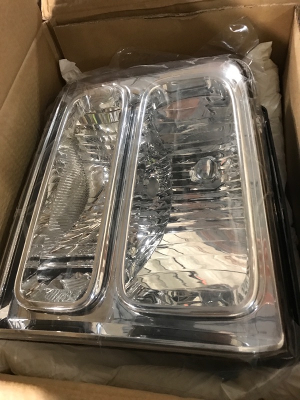 Photo 3 of **APPEARS NEW** AUTOSAVER88 Headlight Assembly Compatible with 1999-2004 Ford F250 F350 F450 F550 Super Duty 