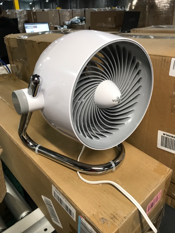 Photo 2 of *PARTS ONLY* Vornado Pivot5 Whole Room Air Circulator Fan with 3 Speeds, Rotating Axis