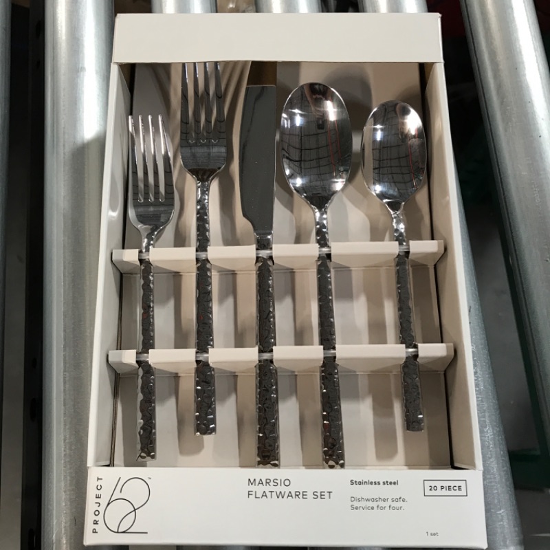 Photo 3 of *BRAND NEW* 20pc Stainless Steel Marsio Hammered Silverware Set - Project 62