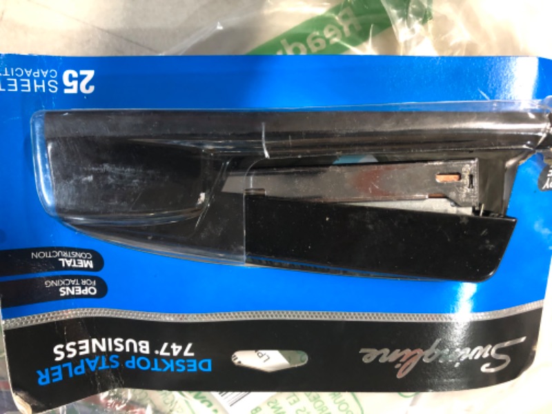 Photo 2 of Swingline Stapler, 747 Iconic Desktop Stapler, 25 Sheet Capacity, Desk, Office, Black (74732)