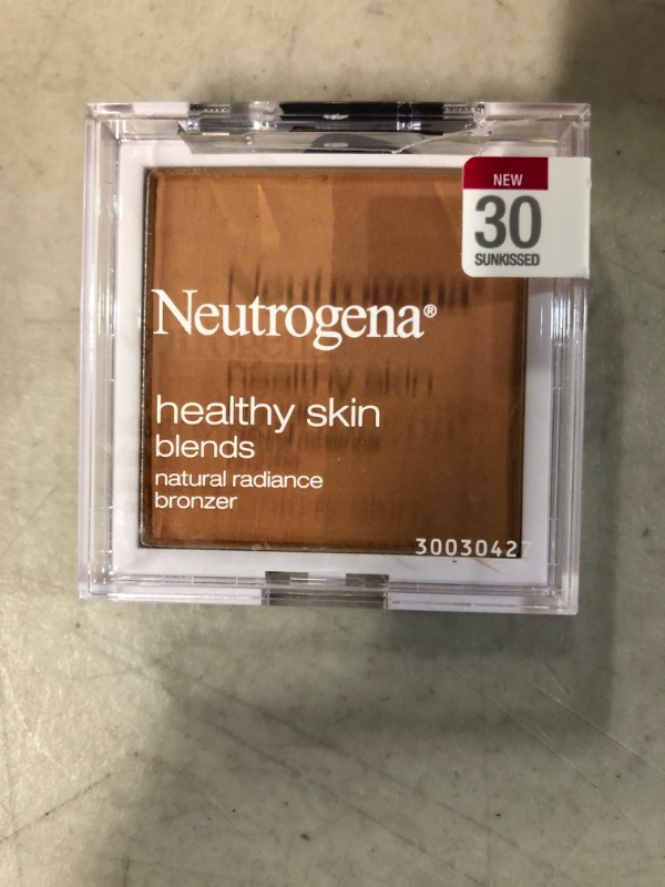 Photo 2 of Neutrogena Healthy Skin Blends Powder Blush Makeup Palette, Bronzer 30 / Sunkissed