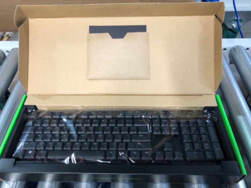 Photo 2 of Razer DeathStalker V2 Pro Wireless Gaming Keyboard