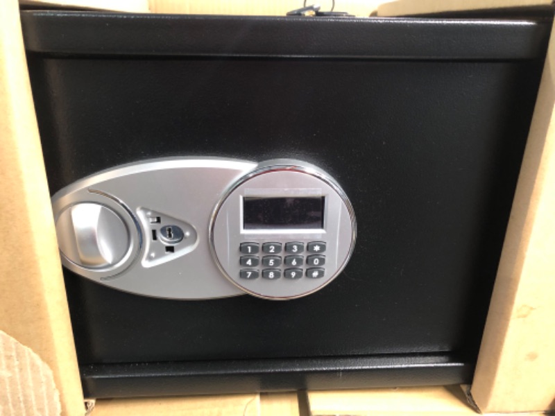 Photo 3 of [USED] AmazonBasics Security Safe - 1.2-Cubic Feet