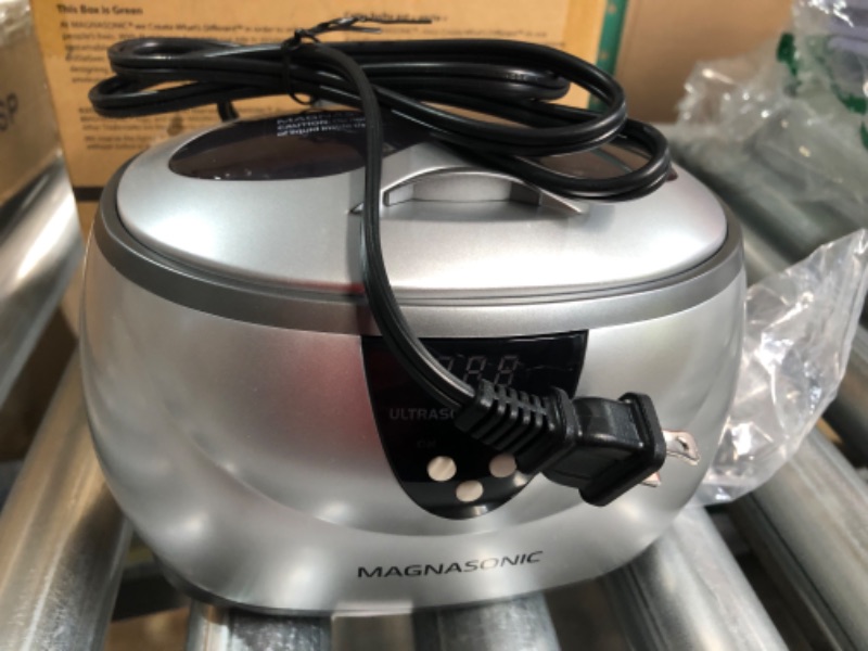 Photo 2 of Magnasonic Professional Ultrasonic Jewelry Cleaner 