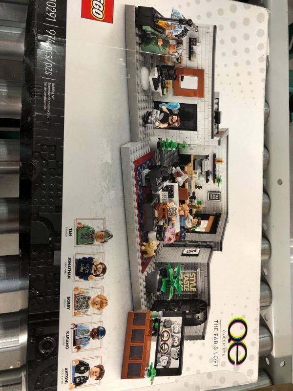 Photo 4 of [USED] LEGO Queer Eye Building Kit