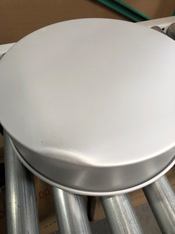 Photo 6 of [BUNDLE] Aluminum Round Cake Pan and Pizza Crisper 