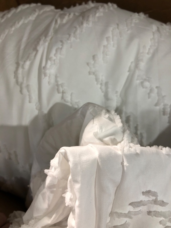 Photo 2 of Used Houseri White Boho California King Comforter Set Tufted Jacquard 