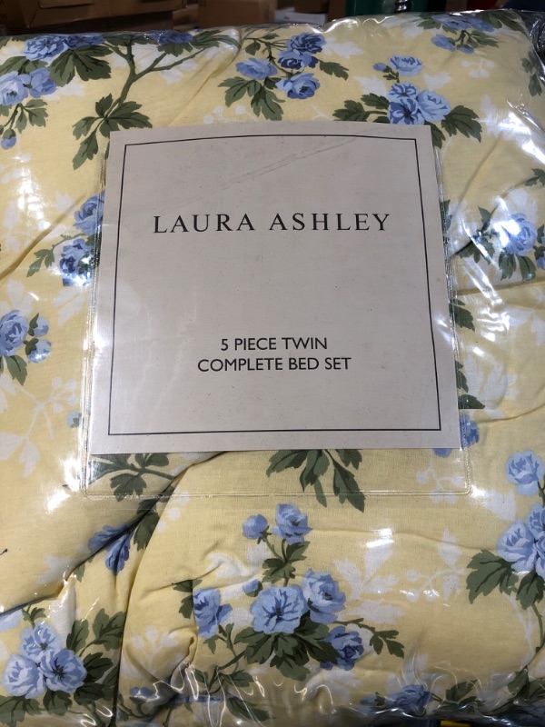 Photo 1 of 5pc Laura Ashley Linley Floral Quilt Set  twin