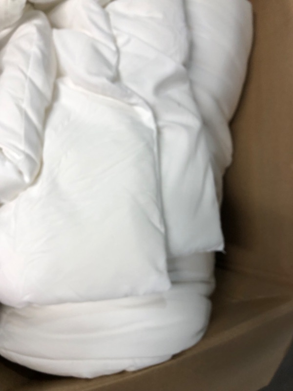 Photo 2 of  (88"x88") Queen Comforter White Comforter