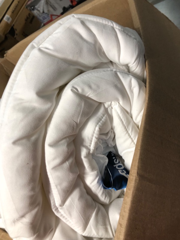 Photo 3 of  (88"x88") Queen Comforter White Comforter