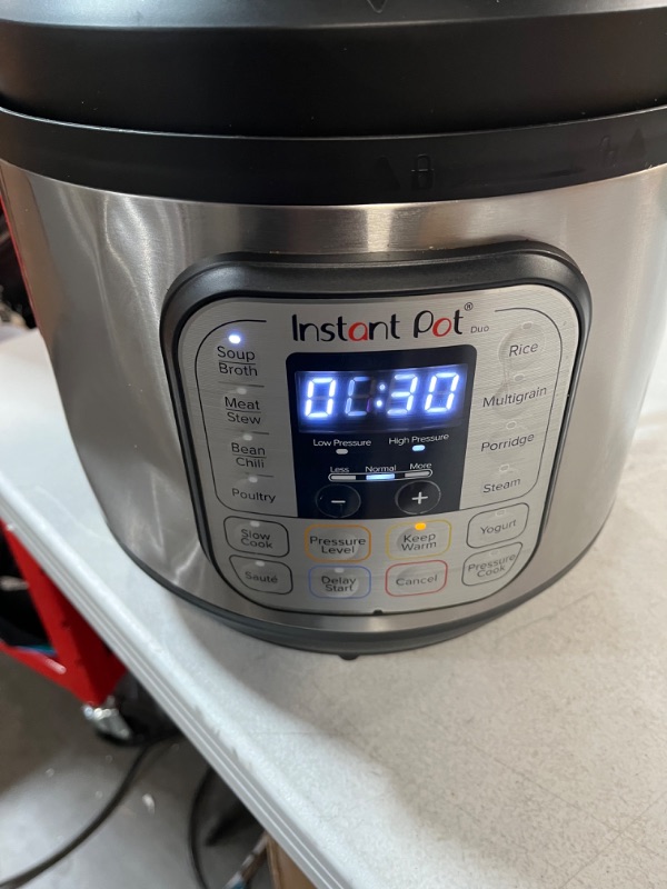 Photo 3 of 8 qt. Stainless Steel Duo Electric Pressure Cooker