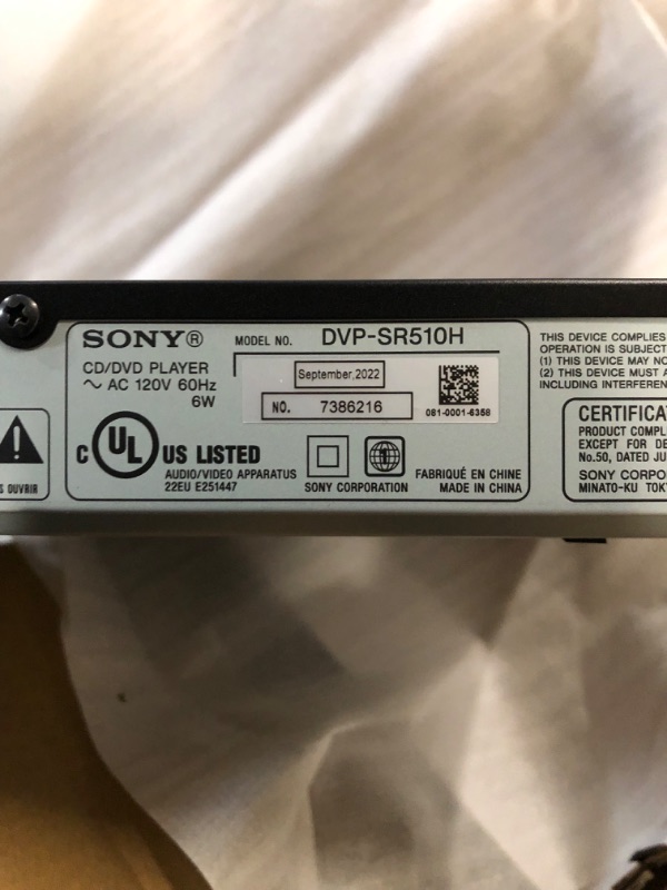 Photo 3 of Sony DVPSR510H DVD Player, with HDMI port