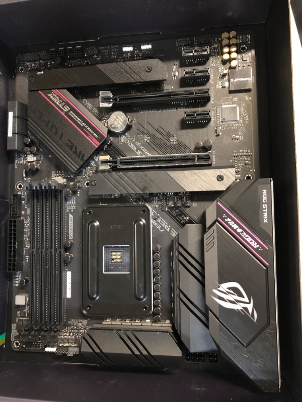 Photo 2 of See Notes ASUS ROG Strix B550-F Gaming AMD AM4 Zen 3 Ryzen 5000 ATX Gaming Motherboard 